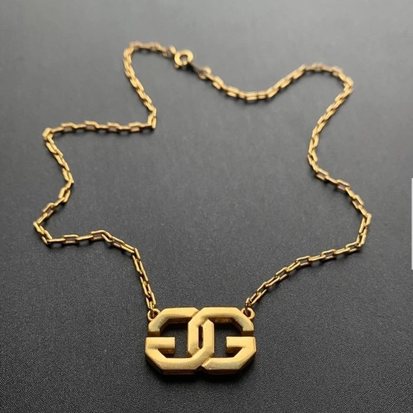 Givenchy Jewelry - 💥FLASH SALE💥Authentic Givenchy GG Necklace